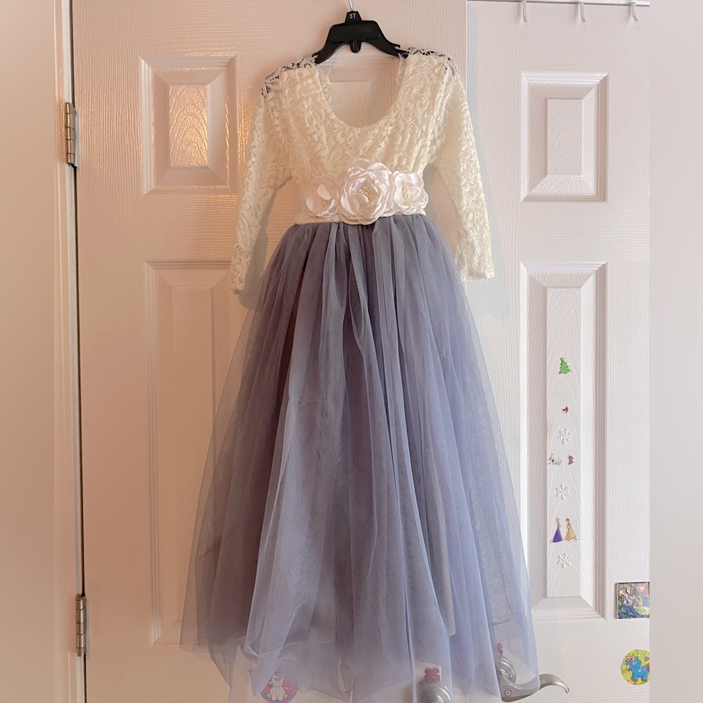 Little girl dress with detachable belt